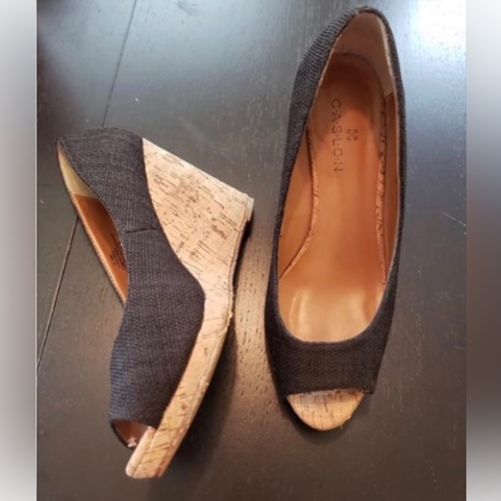 Caslon peep toe wedge size 5.5